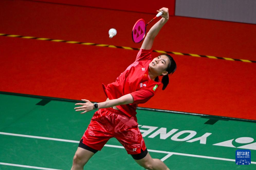 他就凭借精 他就凭借精